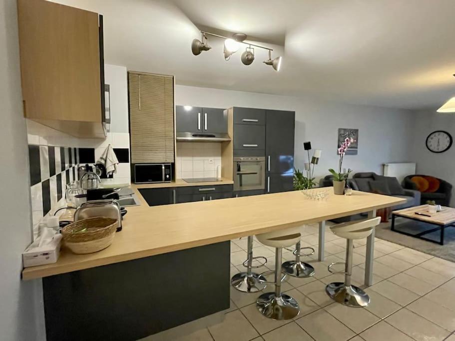 L'Ideal Cosy-Wifi-Netflix Et Garage В'єнна Екстер'єр фото